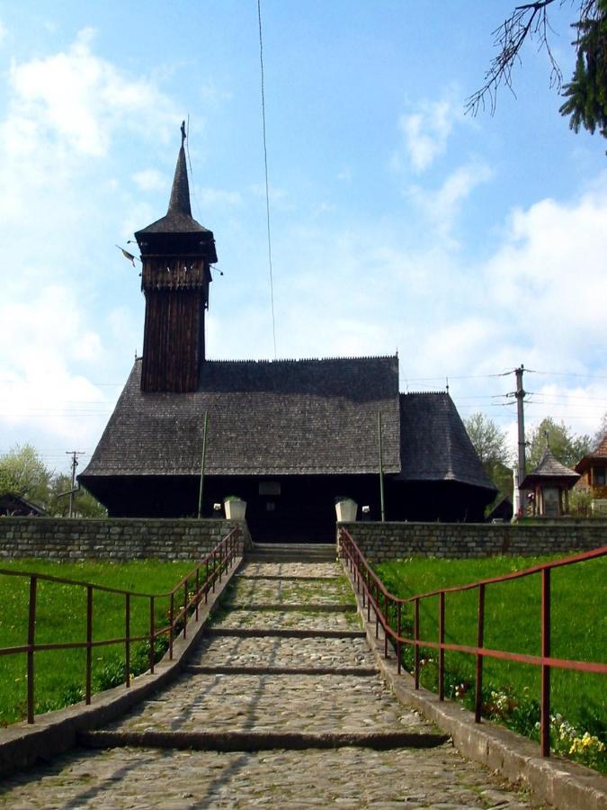 Hotel Parang Бэи­ле-Олэ­неш­ти Экстерьер фото