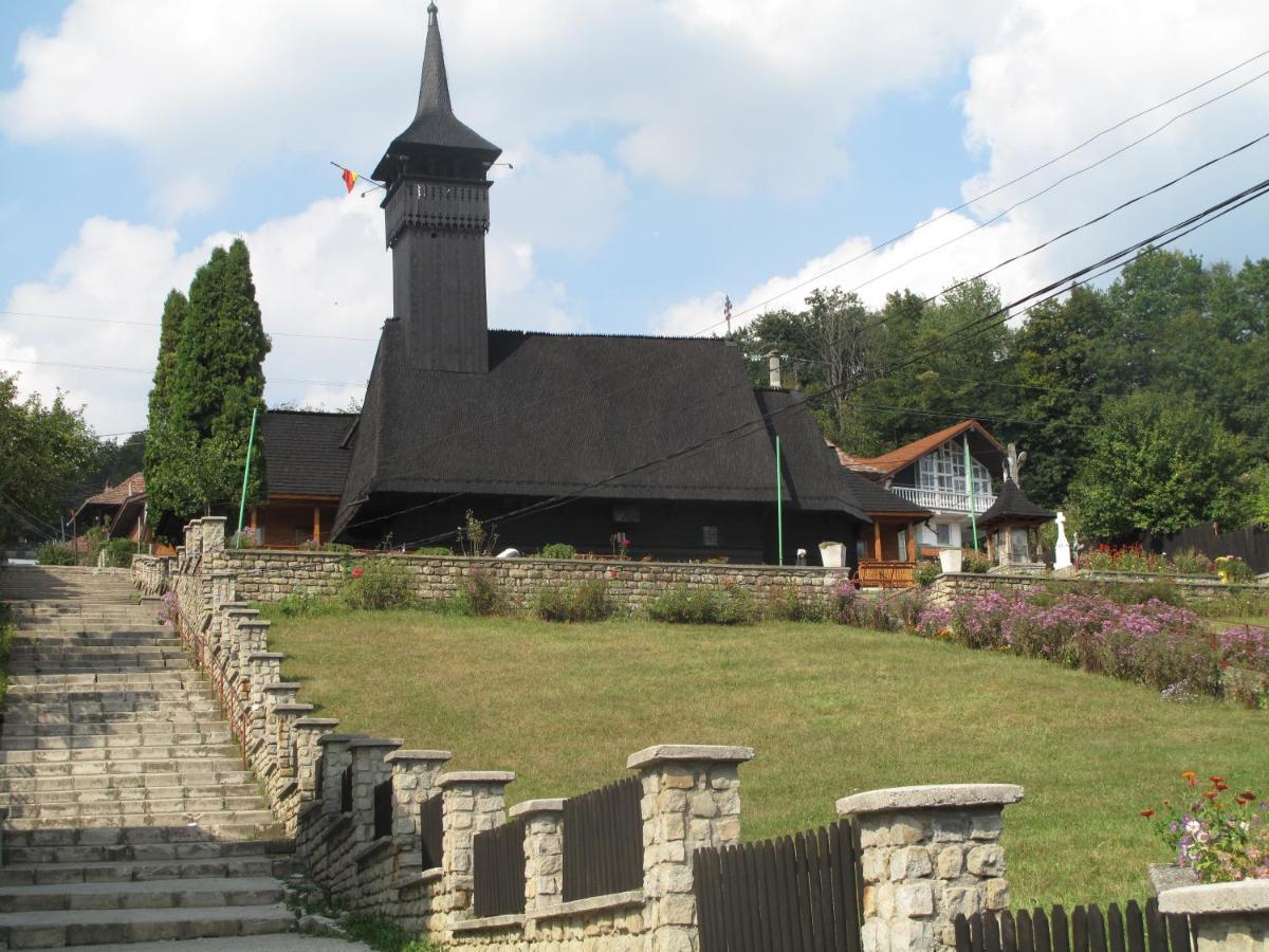 Hotel Parang Бэи­ле-Олэ­неш­ти Экстерьер фото